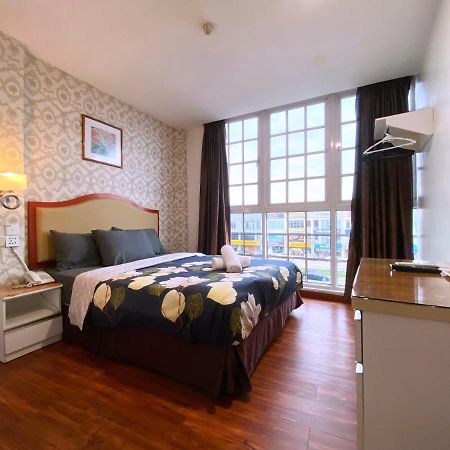 Mr Hotel Nusa Bestari Skudai Buitenkant foto