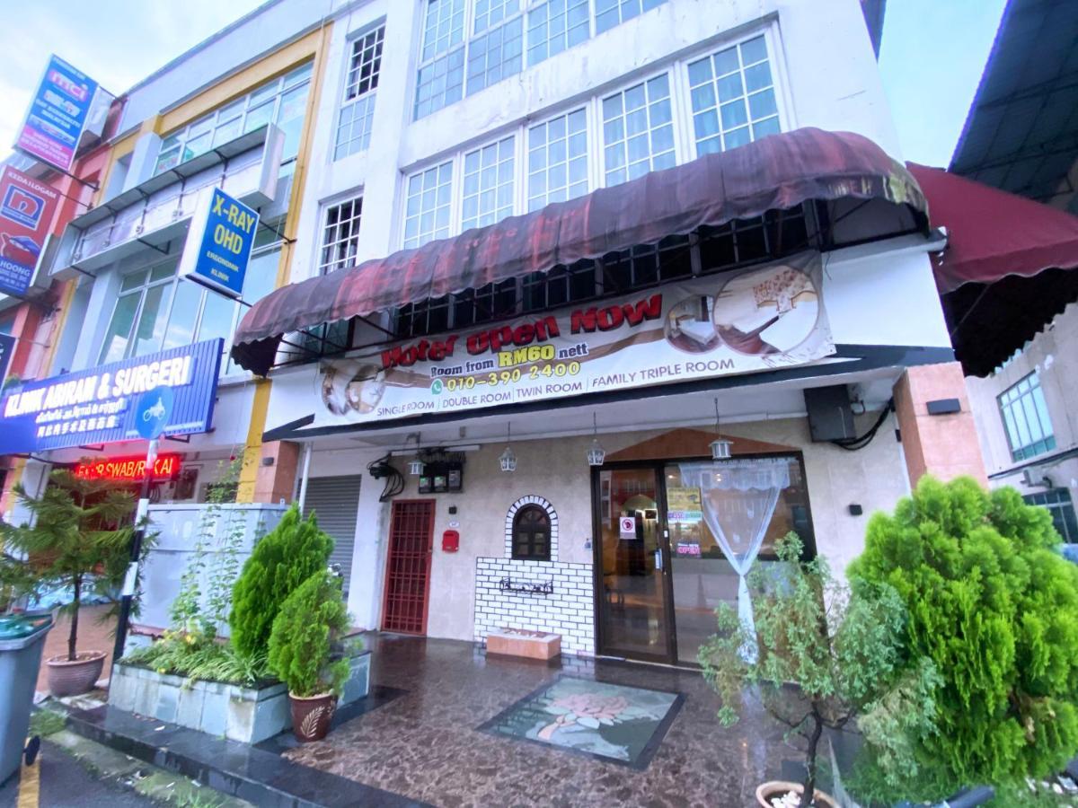 Mr Hotel Nusa Bestari Skudai Buitenkant foto