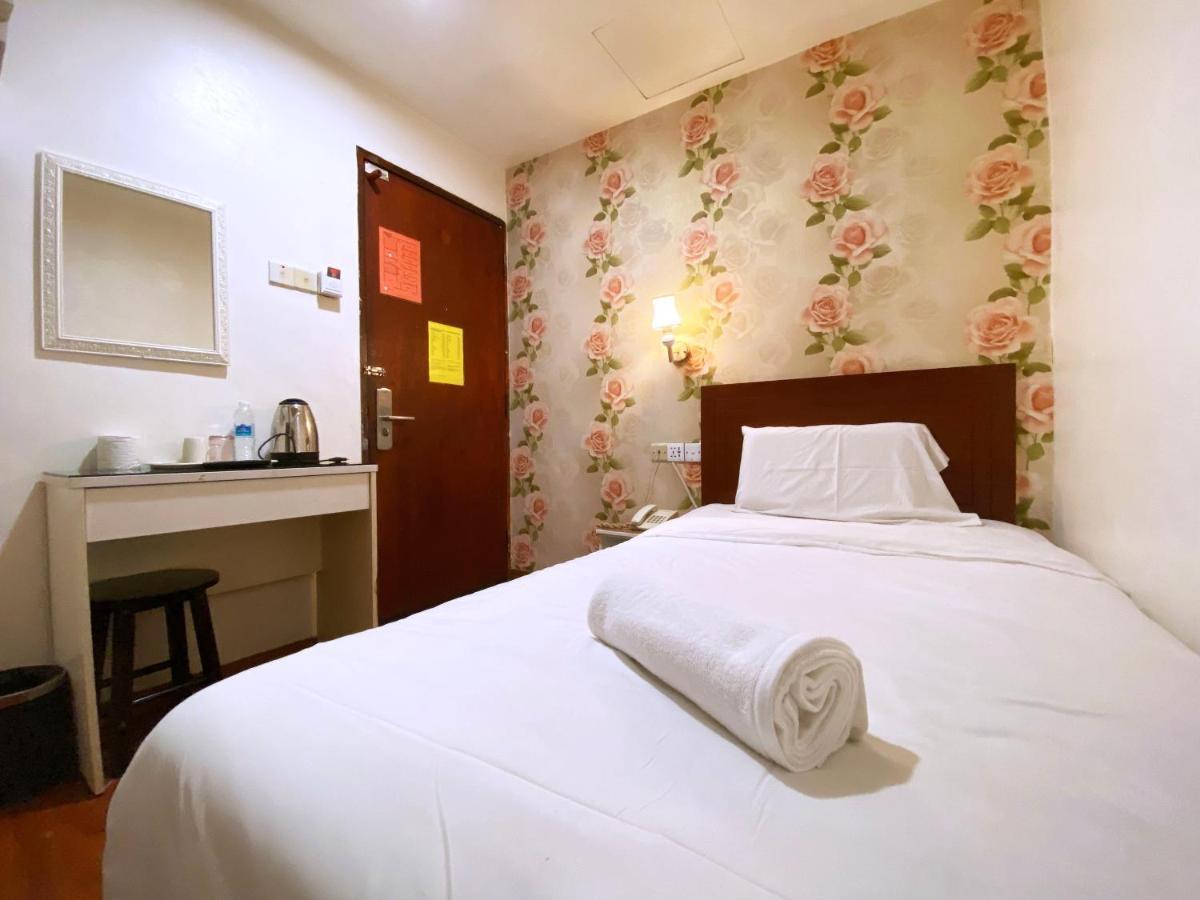 Mr Hotel Nusa Bestari Skudai Buitenkant foto