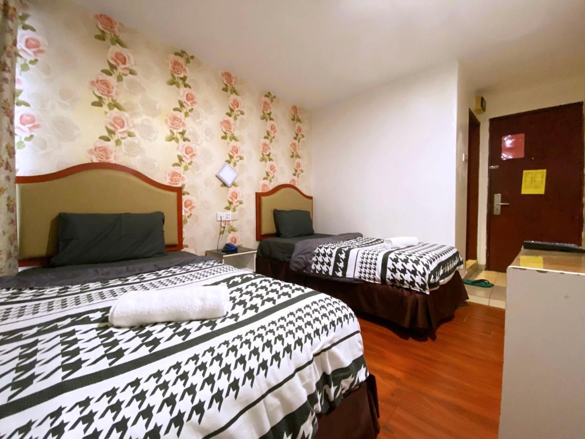 Mr Hotel Nusa Bestari Skudai Buitenkant foto